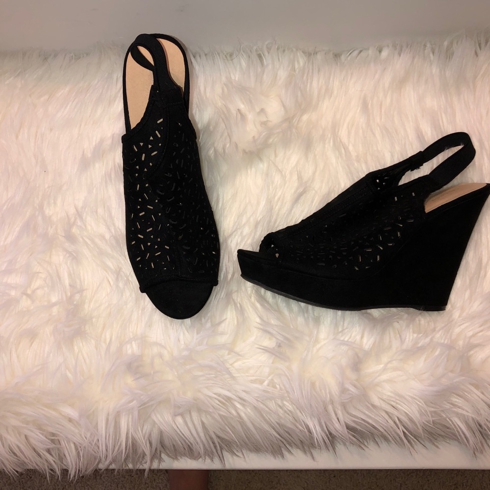Black Wedges